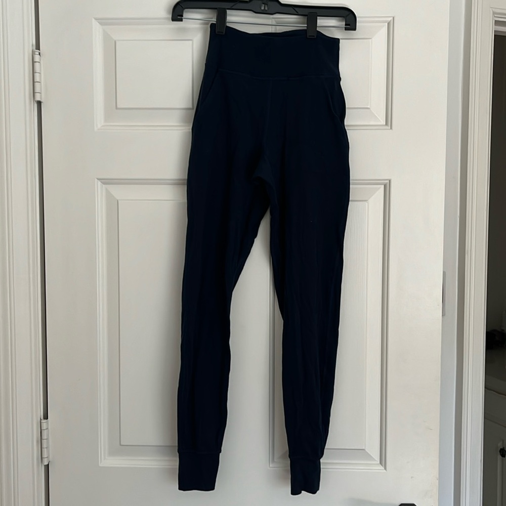 Lululemon Align Joggers - Picture 1 of 4